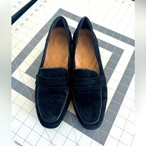 Clark's black velvet loafers-7.5